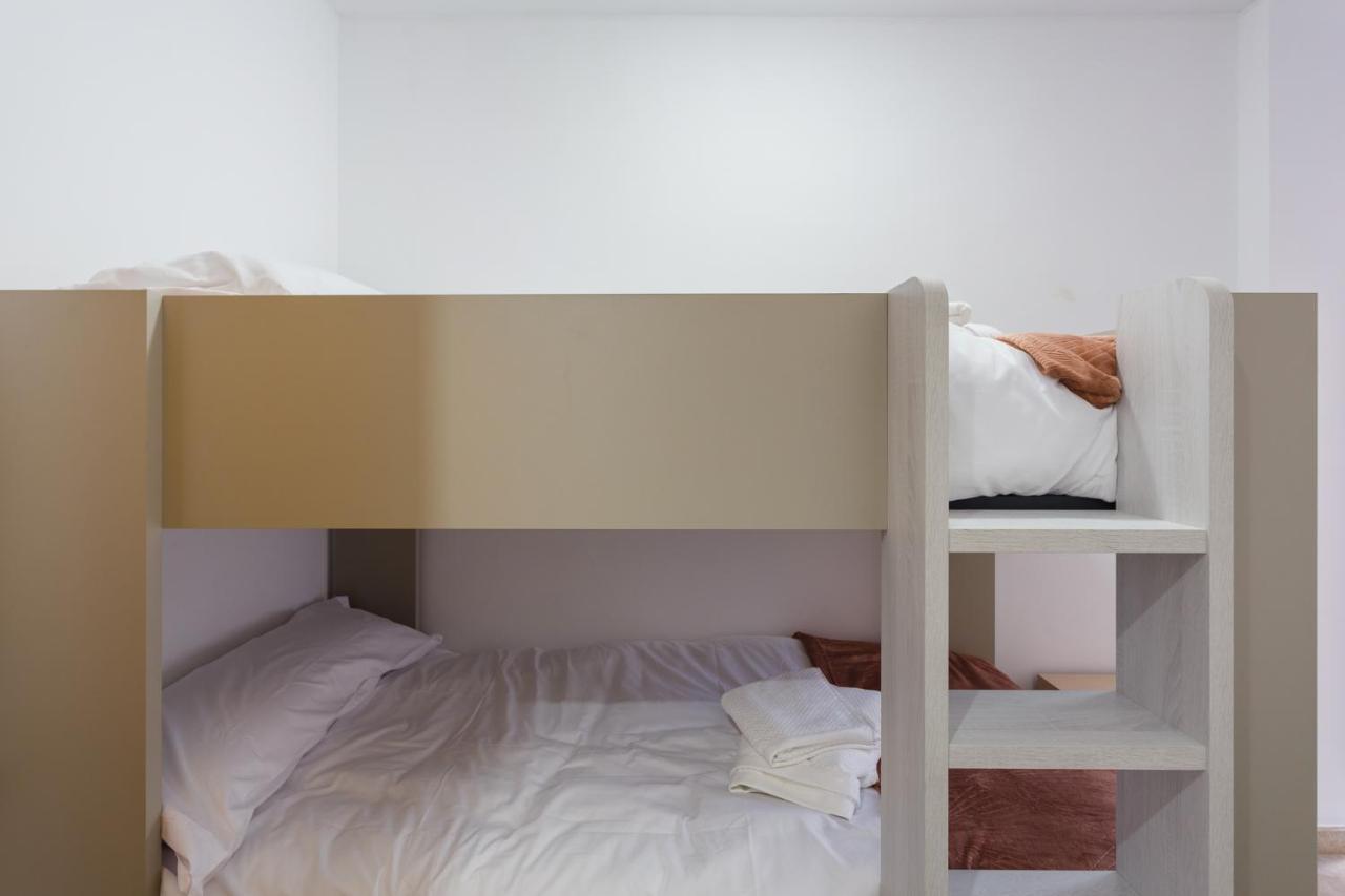 Piso Familiar Cerca Del Centro, Ac Y Wifi Gratis Apartment Valencia Ngoại thất bức ảnh