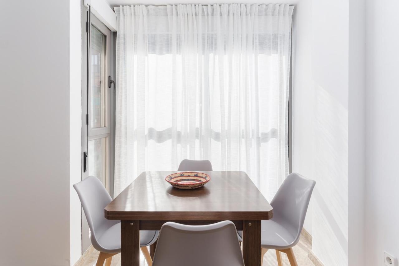 Piso Familiar Cerca Del Centro, Ac Y Wifi Gratis Apartment Valencia Ngoại thất bức ảnh