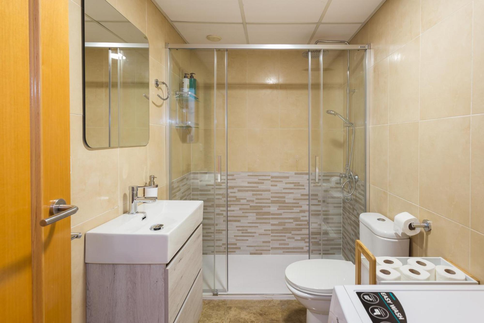 Piso Familiar Cerca Del Centro, Ac Y Wifi Gratis Apartment Valencia Ngoại thất bức ảnh