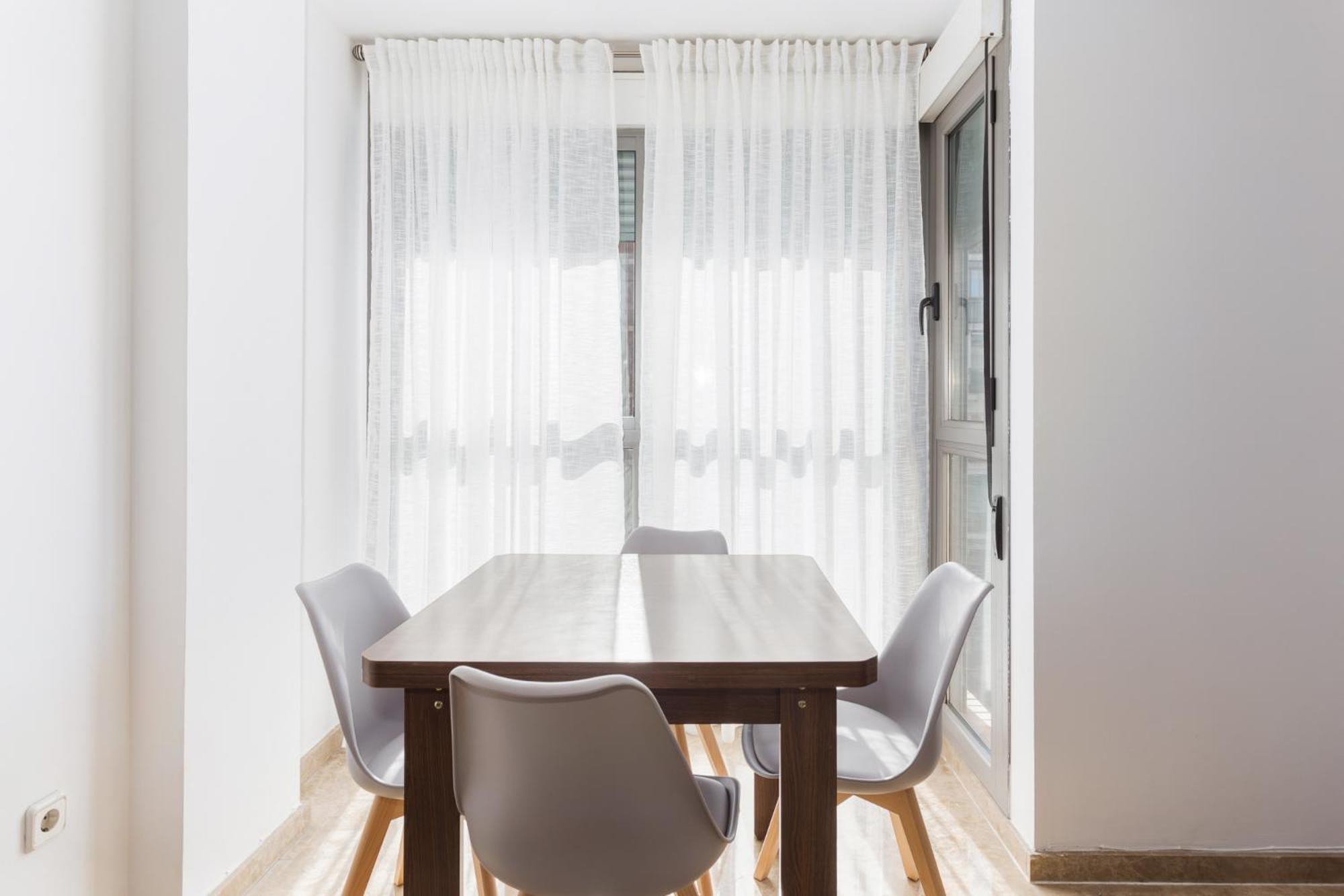 Piso Familiar Cerca Del Centro, Ac Y Wifi Gratis Apartment Valencia Ngoại thất bức ảnh