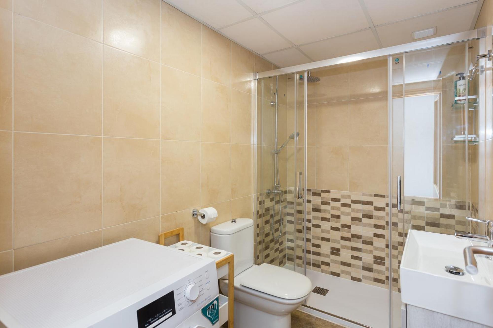 Piso Familiar Cerca Del Centro, Ac Y Wifi Gratis Apartment Valencia Ngoại thất bức ảnh