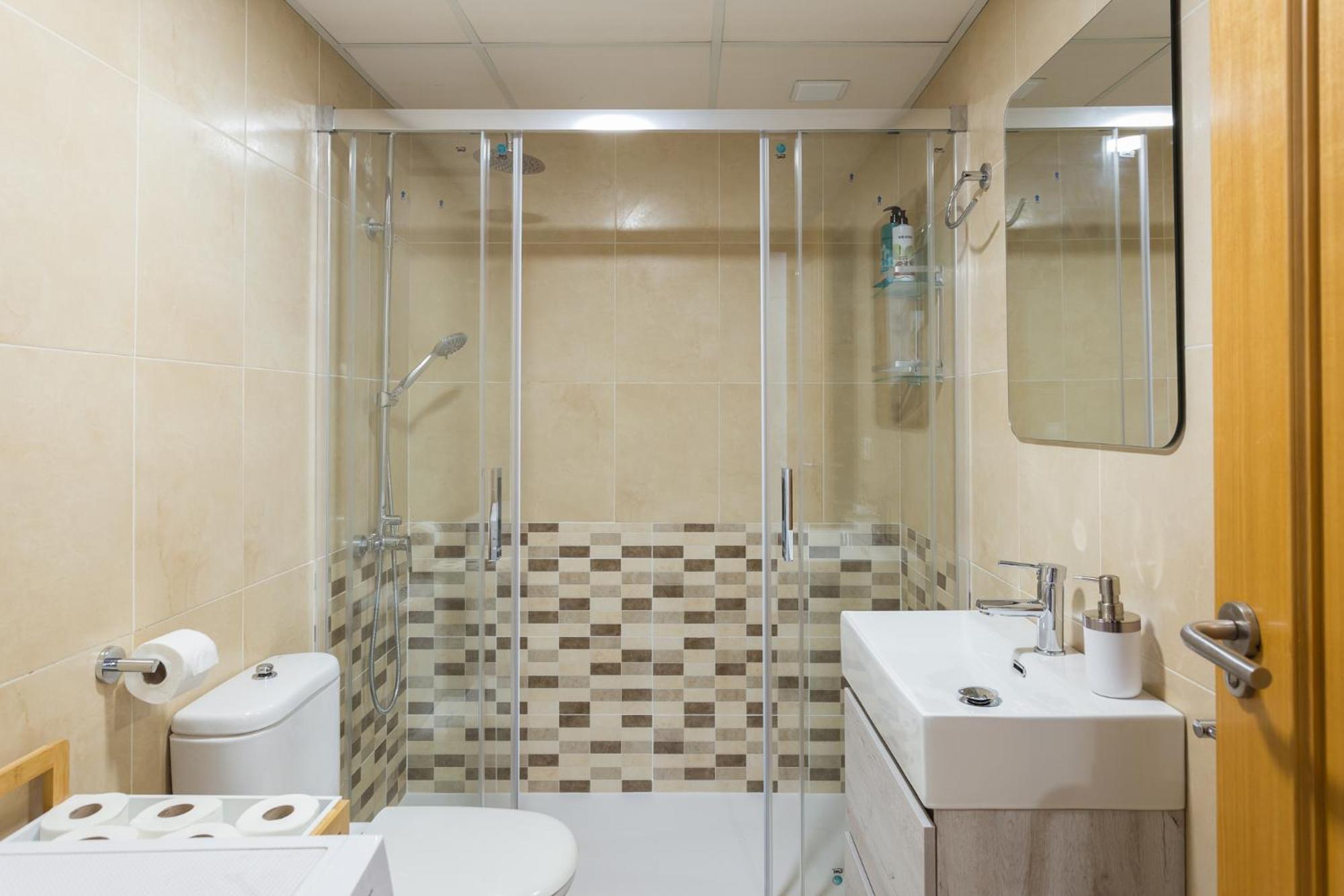Piso Familiar Cerca Del Centro, Ac Y Wifi Gratis Apartment Valencia Ngoại thất bức ảnh